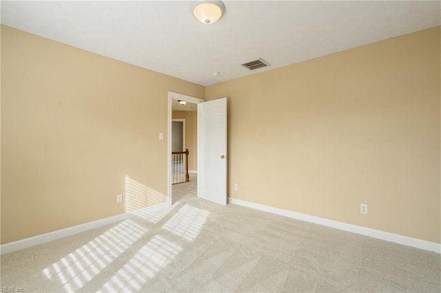 8 Wornom Farm RD, Poquoson, VA 23662