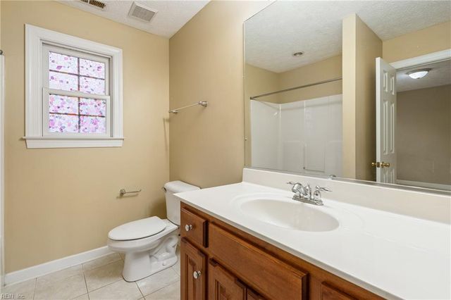 8 Wornom Farm RD, Poquoson, VA 23662