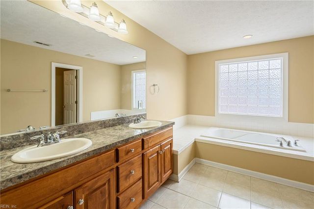 8 Wornom Farm RD, Poquoson, VA 23662