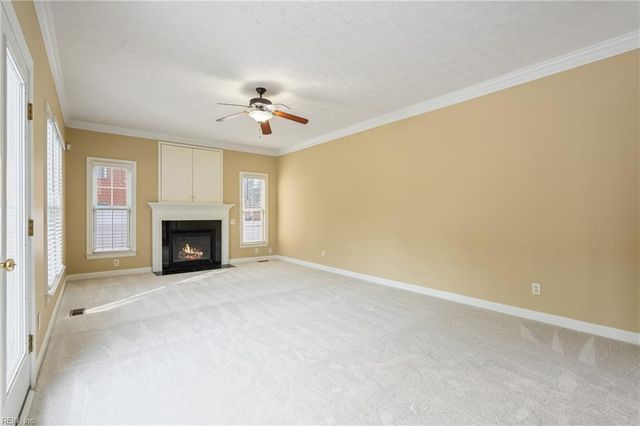 8 Wornom Farm RD, Poquoson, VA 23662