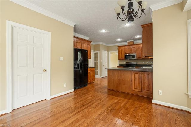 8 Wornom Farm RD, Poquoson, VA 23662