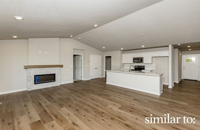 16318 Ironwood Lane, Urbandale, IA 50323