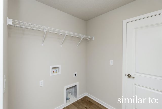 16318 Ironwood Lane, Urbandale, IA 50323