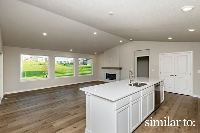 16318 Ironwood Lane, Urbandale, IA 50323