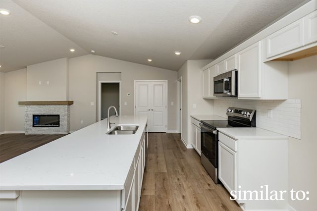 16318 Ironwood Lane, Urbandale, IA 50323