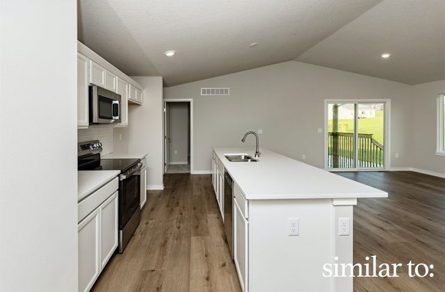 16318 Ironwood Lane, Urbandale, IA 50323