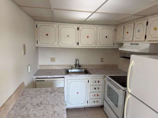 500 W Village Green Circle W 212, Palm Springs, FL 33461