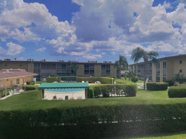 500 W Village Green Circle W 212, Palm Springs, FL 33461