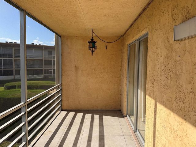 500 W Village Green Circle W 212, Palm Springs, FL 33461