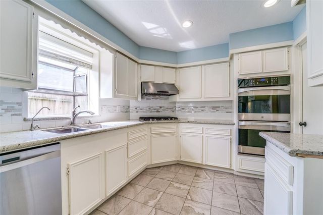 226 Squires Bend, Stafford, TX 77477