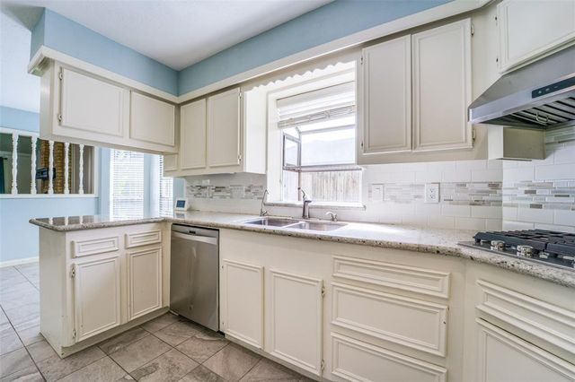 226 Squires Bend, Stafford, TX 77477