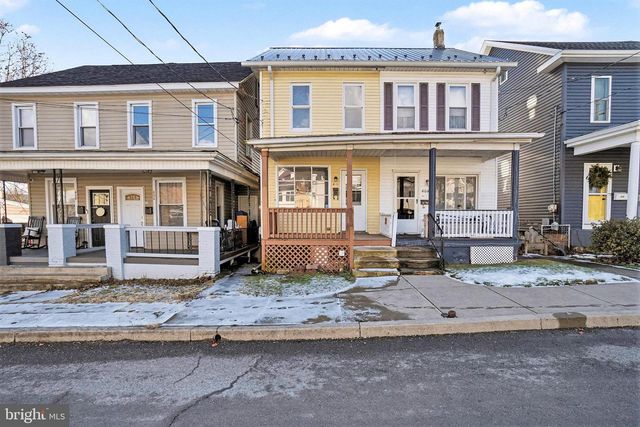 406 E WICONISCO AVE, Tower City, PA 17980