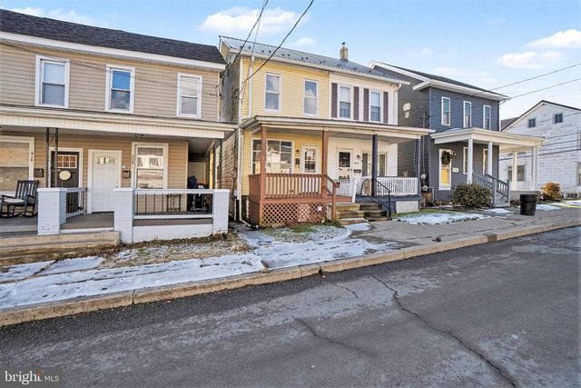 406 E WICONISCO AVE, Tower City, PA 17980