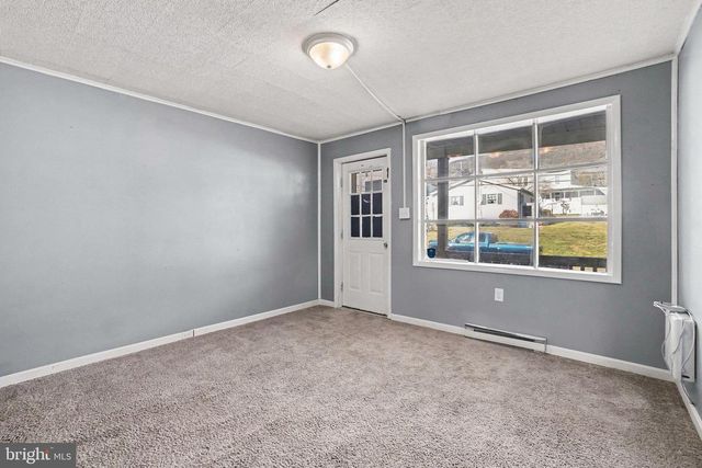 406 E WICONISCO AVE, Tower City, PA 17980