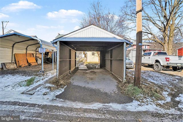 406 E WICONISCO AVE, Tower City, PA 17980