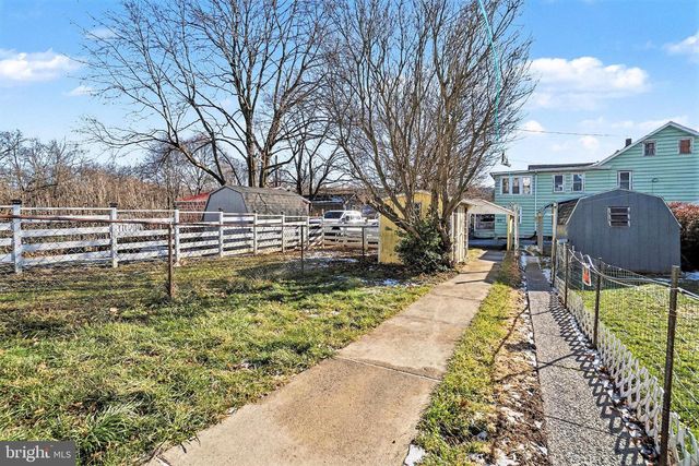 406 E WICONISCO AVE, Tower City, PA 17980