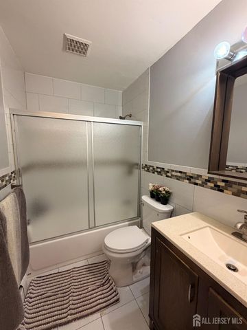 36 Cambridge Road, Edison, NJ 08817