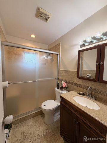 36 Cambridge Road, Edison, NJ 08817