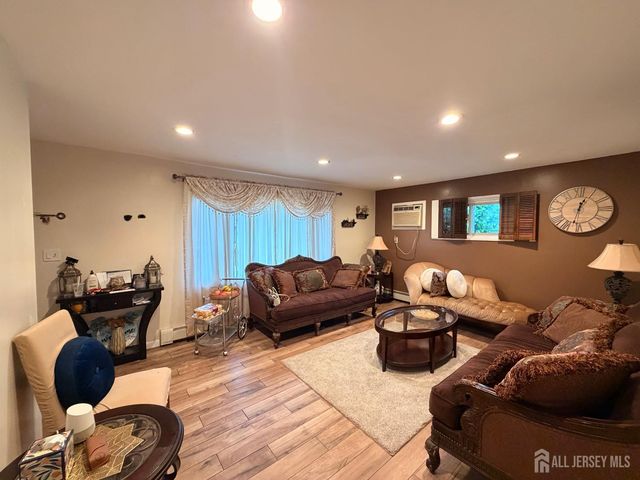36 Cambridge Road, Edison, NJ 08817