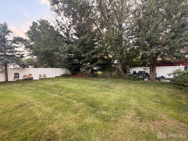 36 Cambridge Road, Edison, NJ 08817