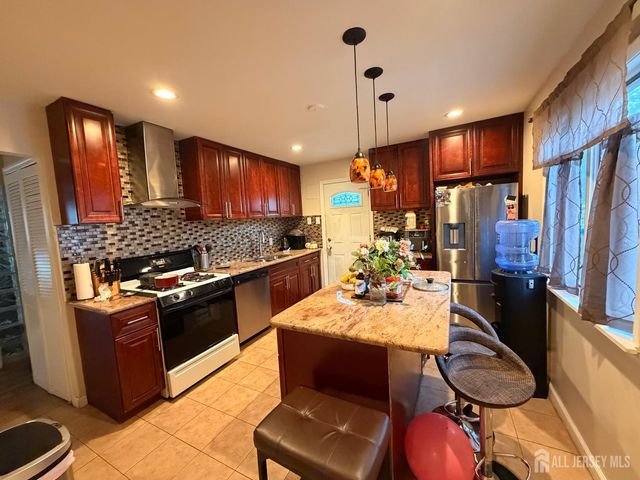 36 Cambridge Road, Edison, NJ 08817