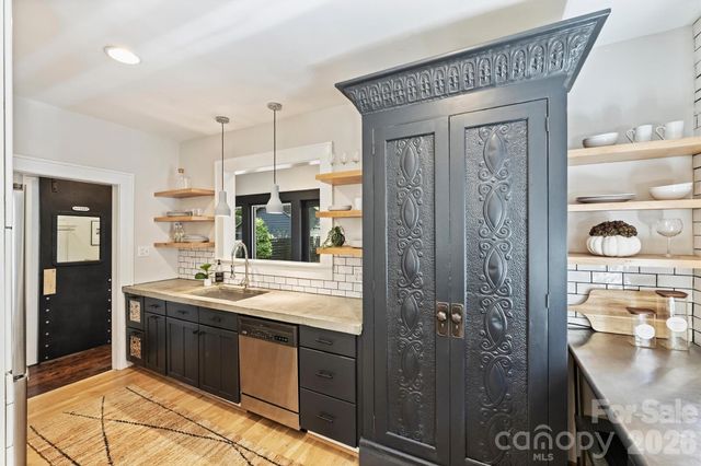 1720 Thomas Avenue, Charlotte, NC 28205