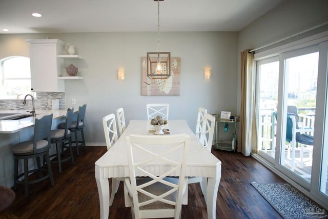 706 Via Deluna Dr, Pensacola Beach, FL 32561