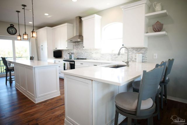 706 Via Deluna Dr, Pensacola Beach, FL 32561