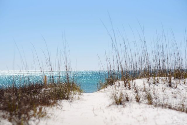706 Via Deluna Dr, Pensacola Beach, FL 32561