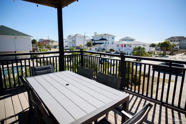 706 Via Deluna Dr, Pensacola Beach, FL 32561