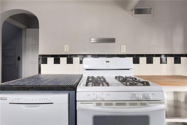 3200 EVERETT Avenue, Kansas City, KS 66102