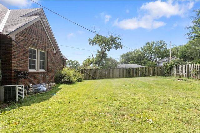 3200 EVERETT Avenue, Kansas City, KS 66102
