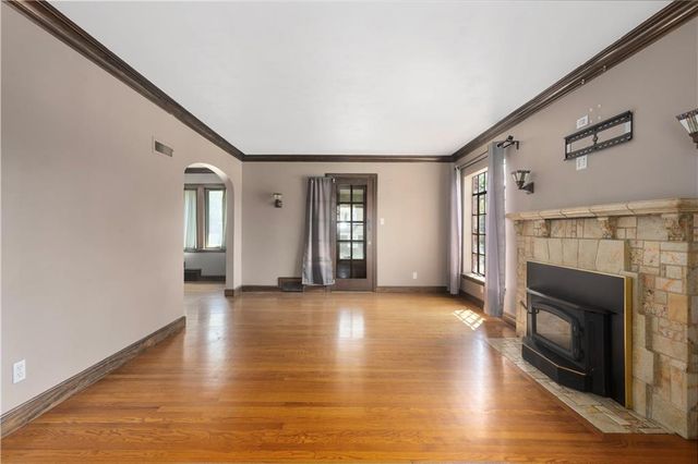 3200 EVERETT Avenue, Kansas City, KS 66102