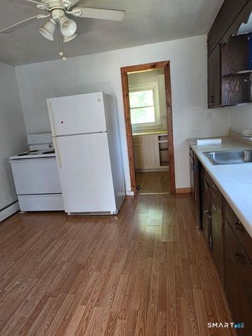 12 Woodlawn Avenue, Waterford, CT 06385