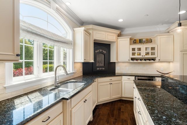3 Pine Ridge Drive 1, Medway, MA 02053