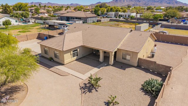 2813 E CEDAR WAXWING Drive, Gilbert, AZ 85298