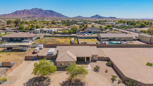 2813 E CEDAR WAXWING Drive, Gilbert, AZ 85298