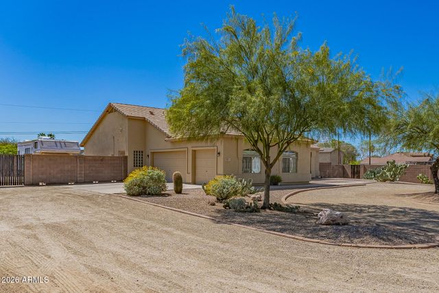 2813 E CEDAR WAXWING Drive, Gilbert, AZ 85298