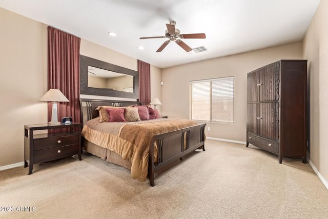 2813 E CEDAR WAXWING Drive, Gilbert, AZ 85298