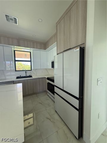 124 SE 2nd AVE, Cape Coral, FL 33990