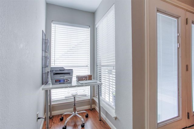 3129 Sondra Drive 302, Fort Worth, TX 76107