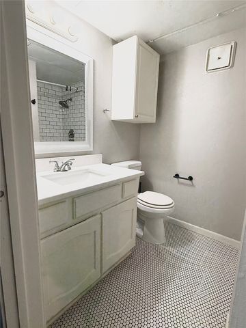 3129 Sondra Drive 302, Fort Worth, TX 76107
