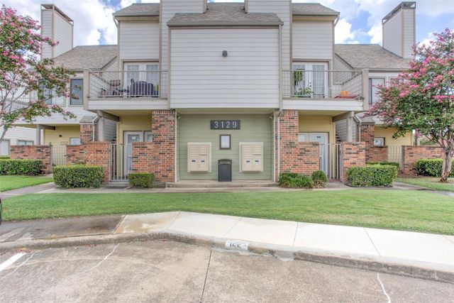 3129 Sondra Drive 302, Fort Worth, TX 76107