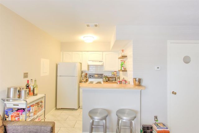 3129 Sondra Drive 302, Fort Worth, TX 76107