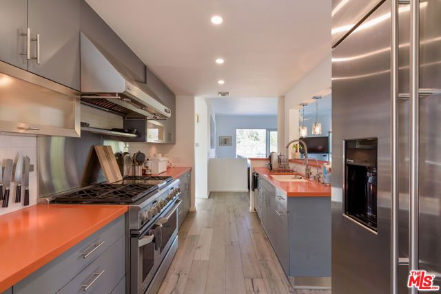 6830 Cahuenga Park Trail, Los Angeles, CA 90068