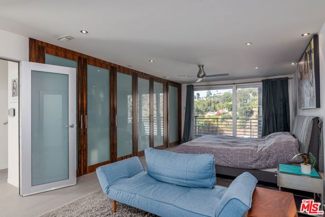 6830 Cahuenga Park Trail, Los Angeles, CA 90068