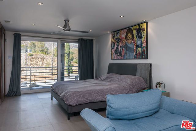 6830 Cahuenga Park Trail, Los Angeles, CA 90068