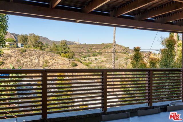6830 Cahuenga Park Trail, Los Angeles, CA 90068