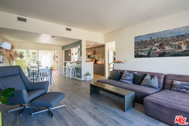6830 Cahuenga Park Trail, Los Angeles, CA 90068