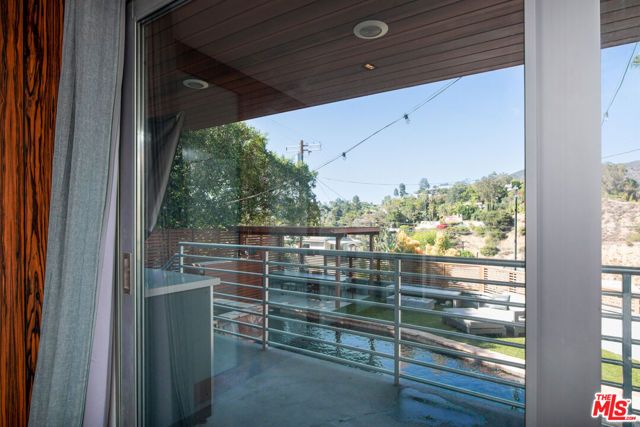 6830 Cahuenga Park Trail, Los Angeles, CA 90068